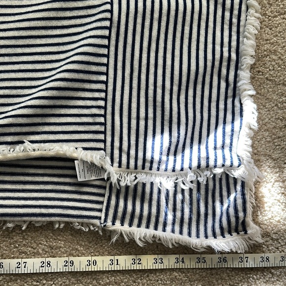 Vineyard Vines Striped Wool Poncho Top Fringe Detail Navy Cream Women’s XS/S - Picture 6 of 6